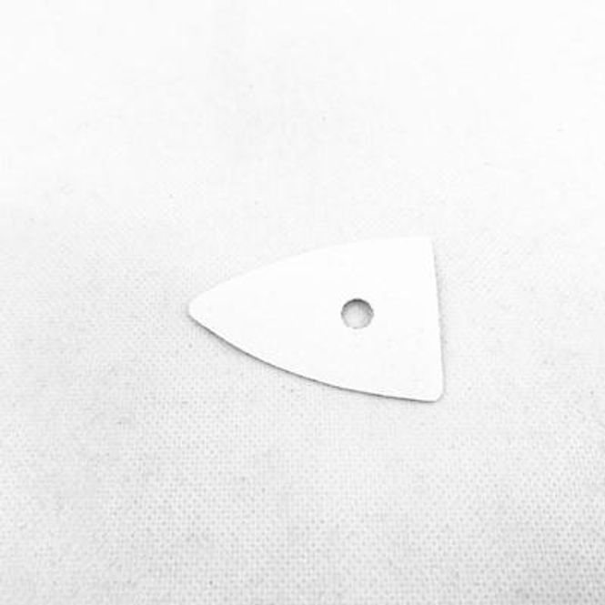 Hovedbilde KALESJEHJERTE TREKANT MED 8 MM HULL HVIT