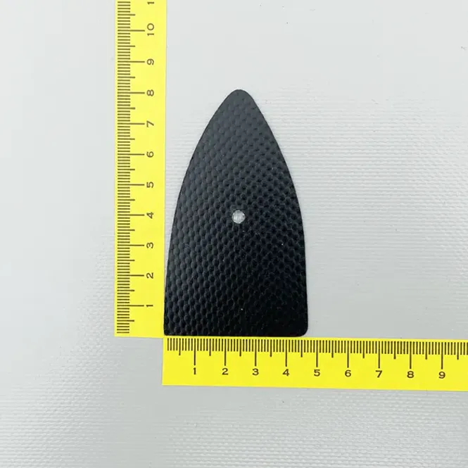 Hovedbilde KALESJEHJERTE TREKANT HØY MED 4 MM HULL SVART
